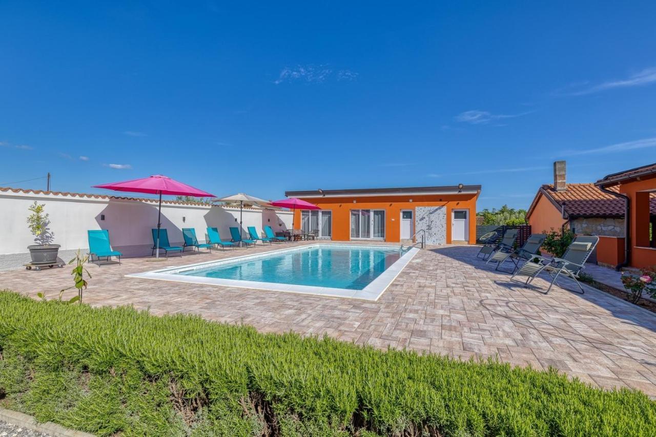 Danka With Shared Pool Guest house
