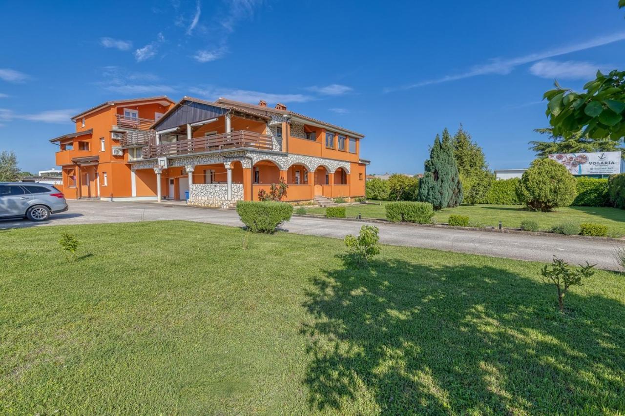 Guest house Danka With Shared Pool Pula
