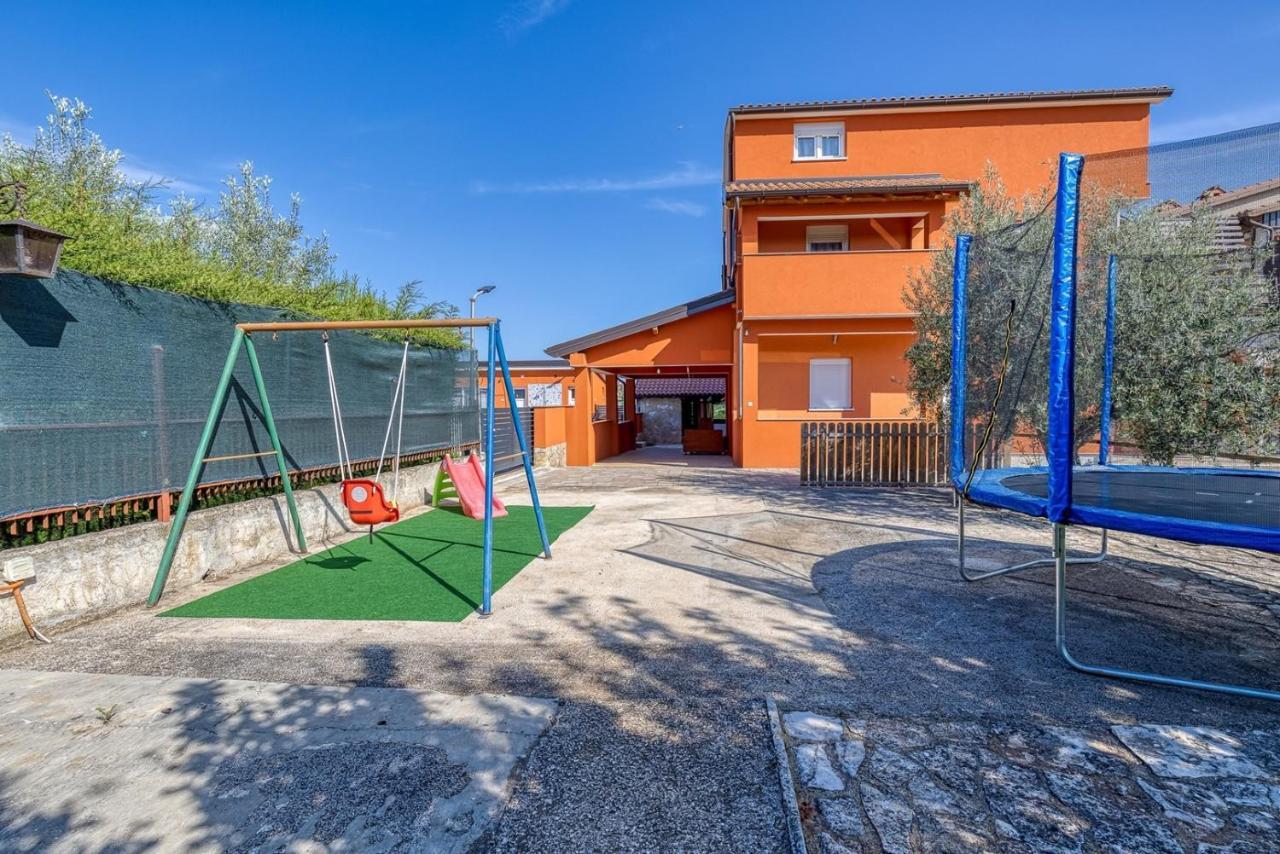 Guest house Danka With Shared Pool Pula